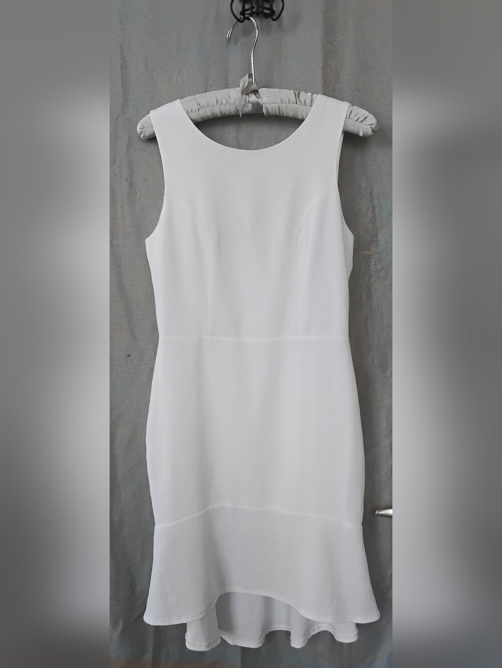 Romeo & Juliet Couture White Sleeveless Midi Dress with Flounce Hem